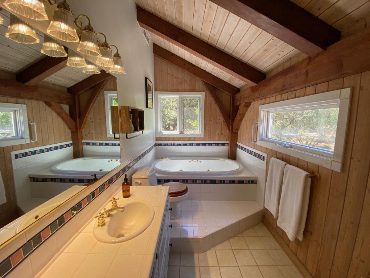 Peaceful & Secluded, Yet Close To Town. Ferienhaus *
