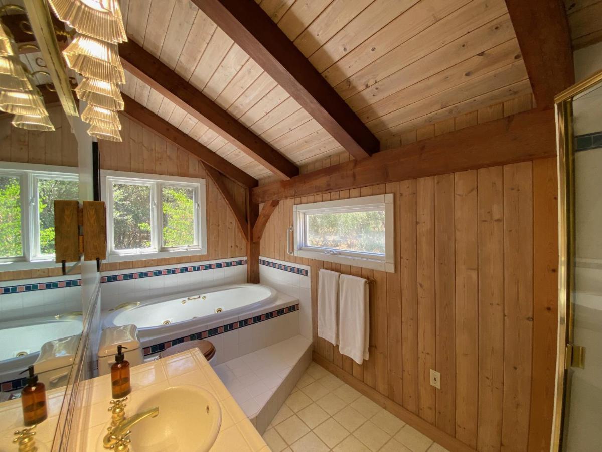 Peaceful & Secluded, Yet Close To Town. Ferienhaus *