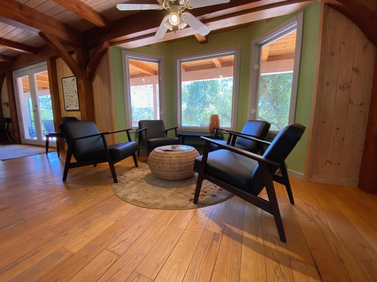Peaceful & Secluded, Yet Close To Town. Ferienhaus Mariposa